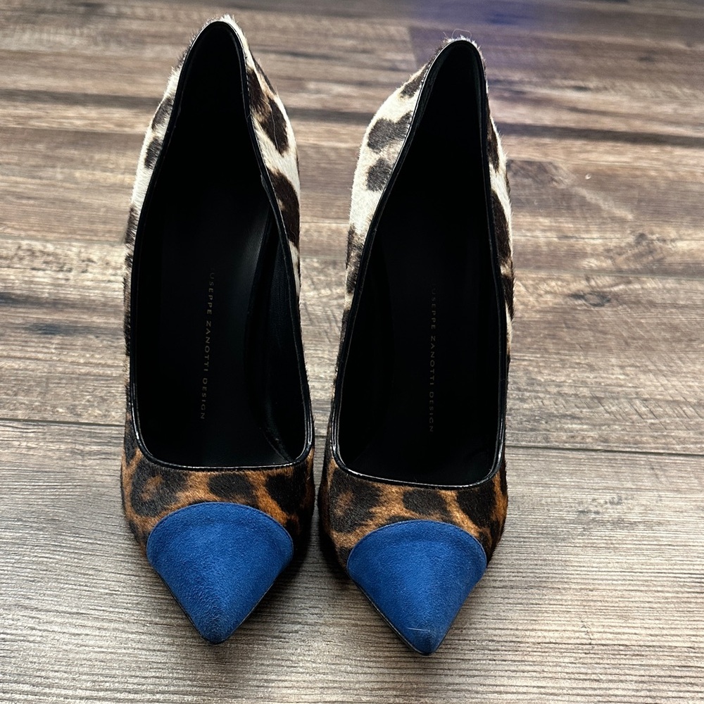 Leopard Print Pointed Toe Pumps with Blue Suede Cap